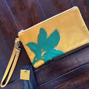 Ora Delphine wristlet